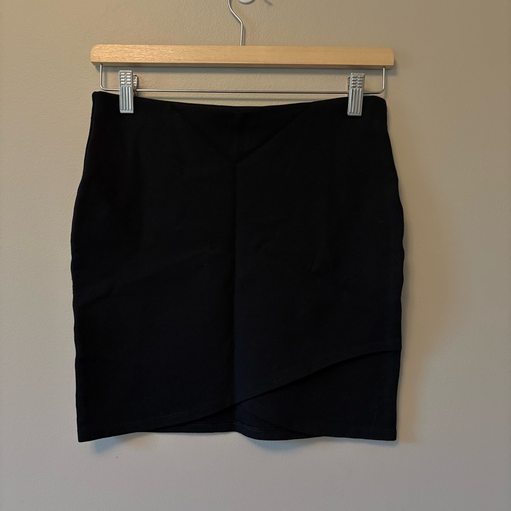 Aritzia Sunday Best Crossover Mini Skirt Black Size Small